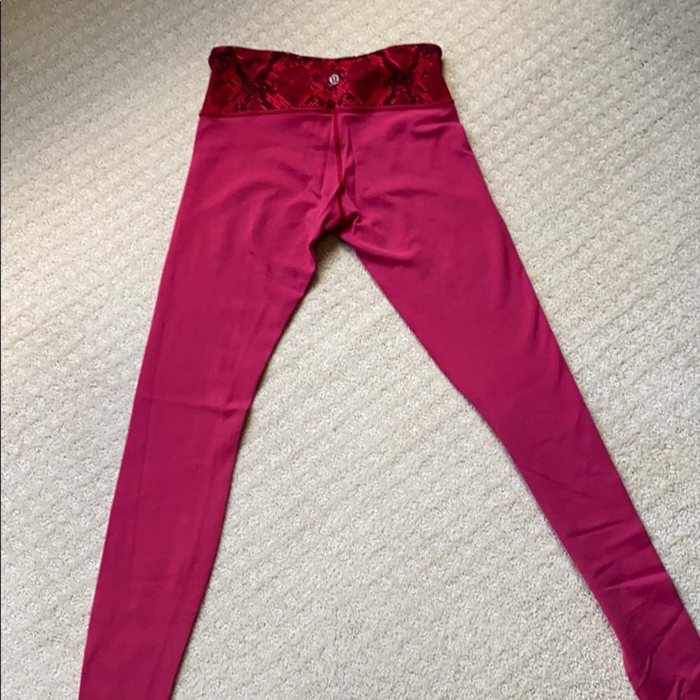 Lululemon Wonder Under low rise Red. Size 6